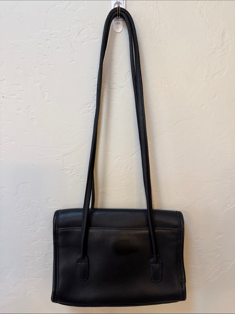 Vintage Coach Laurie Flap Bag E7C-9032 Black Glovetanned Leather USA 1997 - Picture 3 of 9